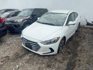 2018 Hyundai Elantra SEL - Exterior Front Left Corner Image